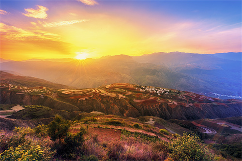 陽春三月游大理雞足山景區(qū)